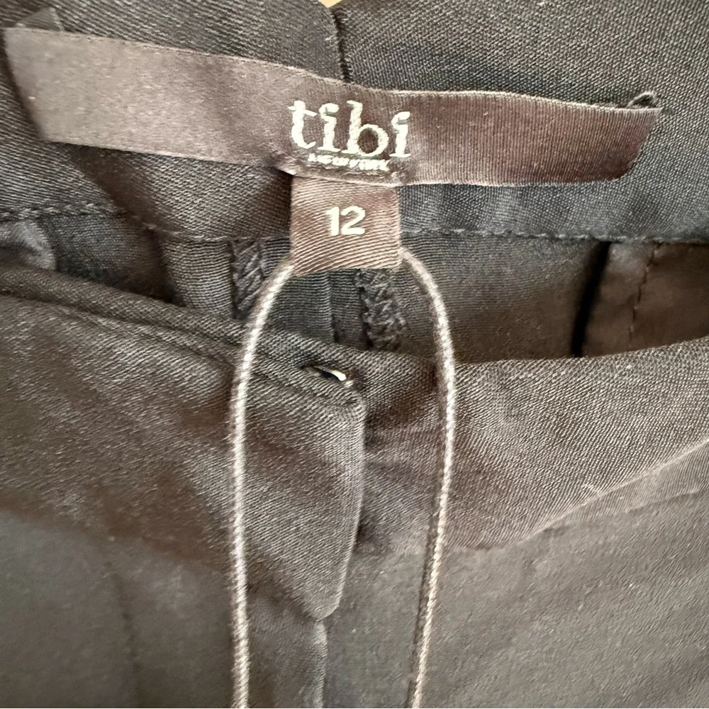 Tibi Elegant Black Silk Shorts Size 12 - Picture 5 of 11